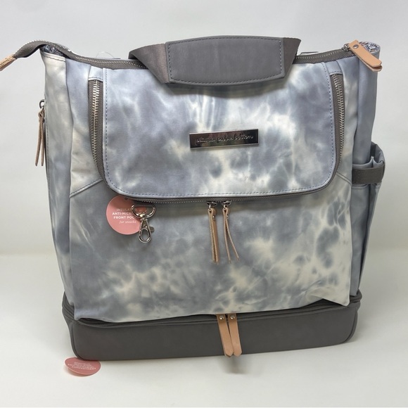 Petunia Pickle Bottom Pivot Diaper Bag Backpack in Swirl Grey NWOT - Picture 9 of 11